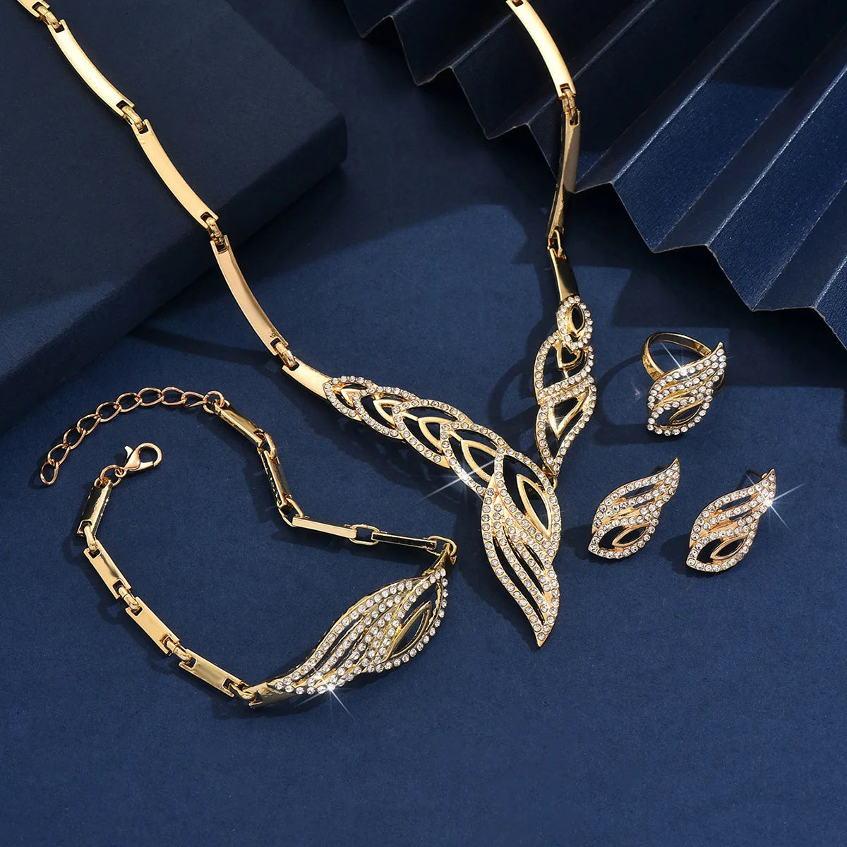 Luxury Gold Leaf Pattern Jewelry Set Women's Necklace
